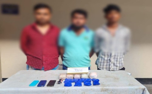 লোহাগাড়ায় পুলিশের অভিযানে ১৩ হাজার পিস ইয়াবাসহ ৩ জন গ্রেফতার