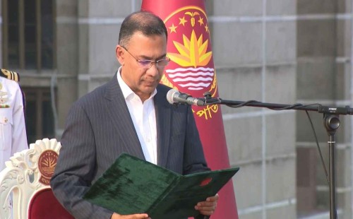প্রধানমন্ত্রী হিসেবে শপথ নিলেন তারেক রহমান।