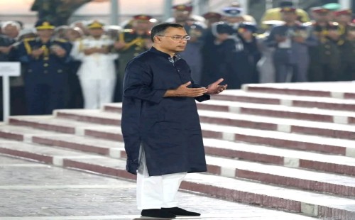একুশে শহীদদের প্রতি প্রধানমন্ত্রী ও বিরোধী নেতাদের যৌথ দোয়া