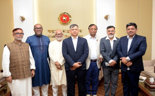 স্বরাষ্ট্রমন্ত্রীর সঙ্গে নবনিযুক্ত ছয় সিটি প্রশাসকের সাক্ষাৎ